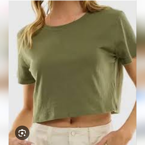 Denim Forum Tops - Aritzia Denim Forum Crop Tee Boxy Fit Green - 100% Cotton - Women's L Soft Comfy